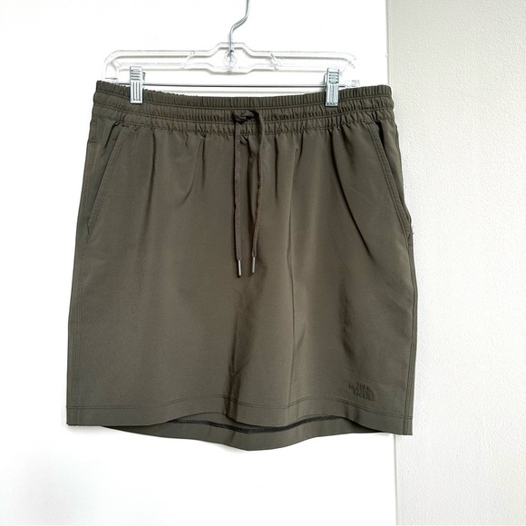 The North Face Athletic Mini Skirt Drawstring Waist Olive Green Pockets - Picture 1 of 6